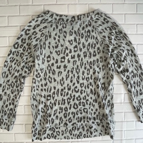 TRIBAL Womens Scoop Neck Lightweight Leopard Print Sweater Icy Blue Size S NWT - Picture 3 of 8